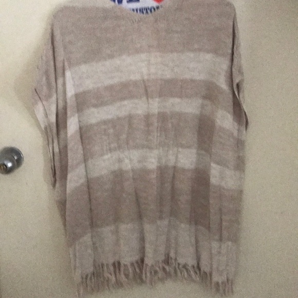 Two (2) Gap cotton sweaters - Picture 3 of 8